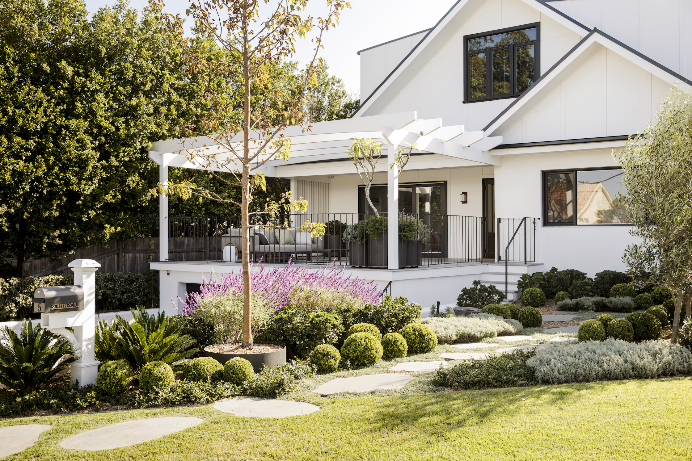 180403GRcronulla-2127 copy front garden with interesting planting, letter box, hampton style